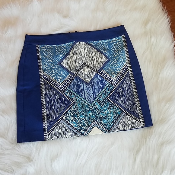 H&M Dresses & Skirts - H & M blue patterned pencil skirt sz 8
